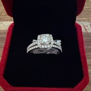 Elegant Sterling Silver Women's Ring 1 ct moissanite